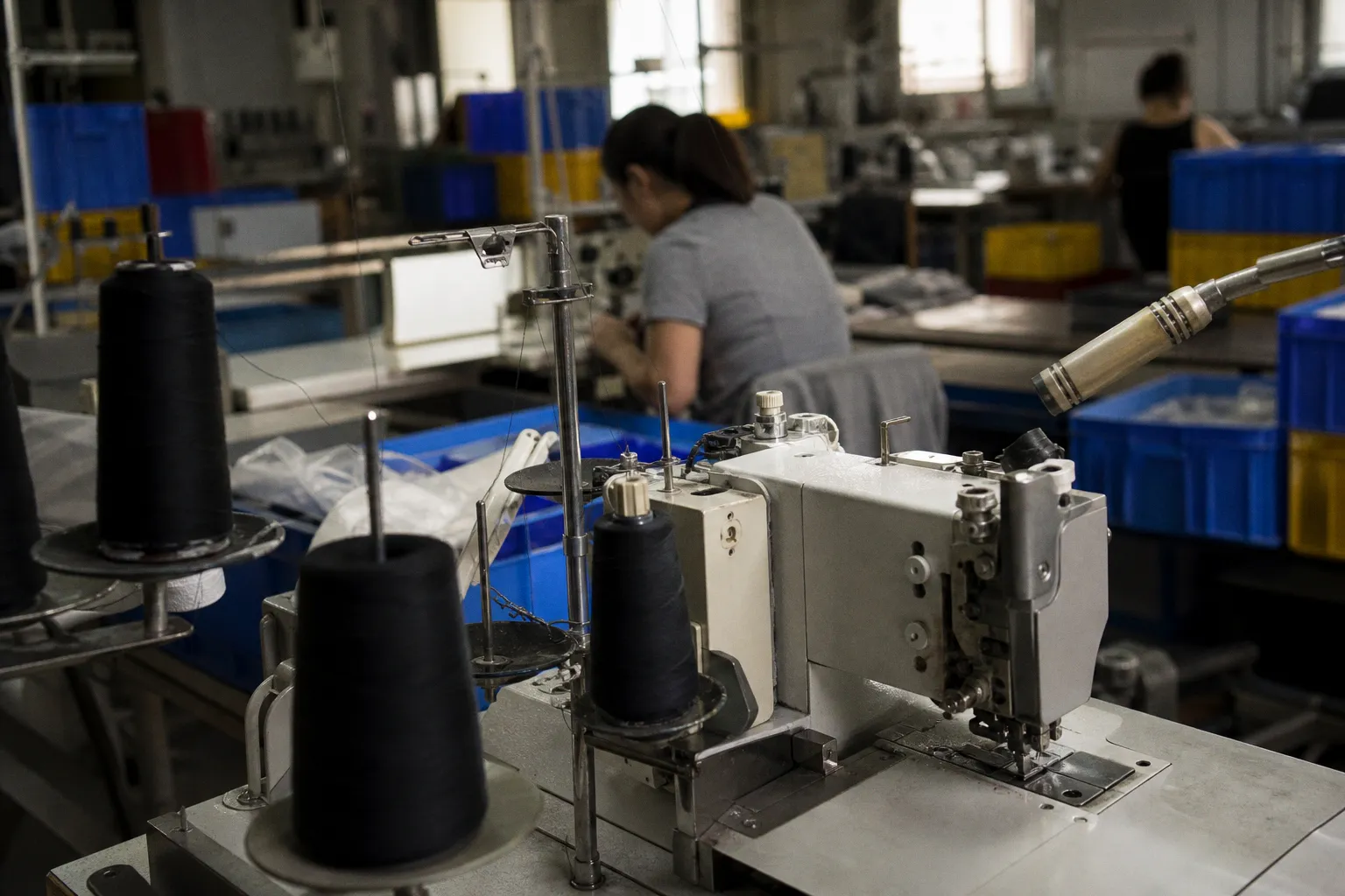 Impact des tarifs douaniers américains sur la production textile montréalaise