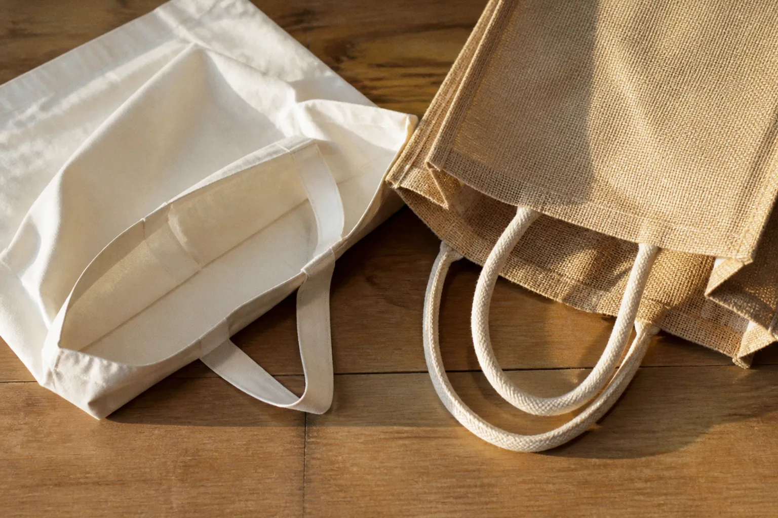 Tote bag en coton ou jute : le verdict pour vos cadeaux